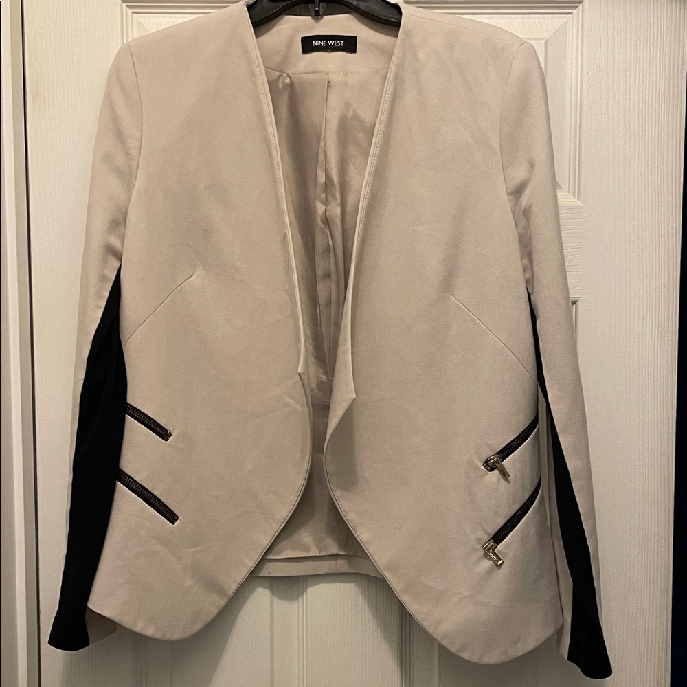 Nine West Women's Beige, Black, and Gold Blazer